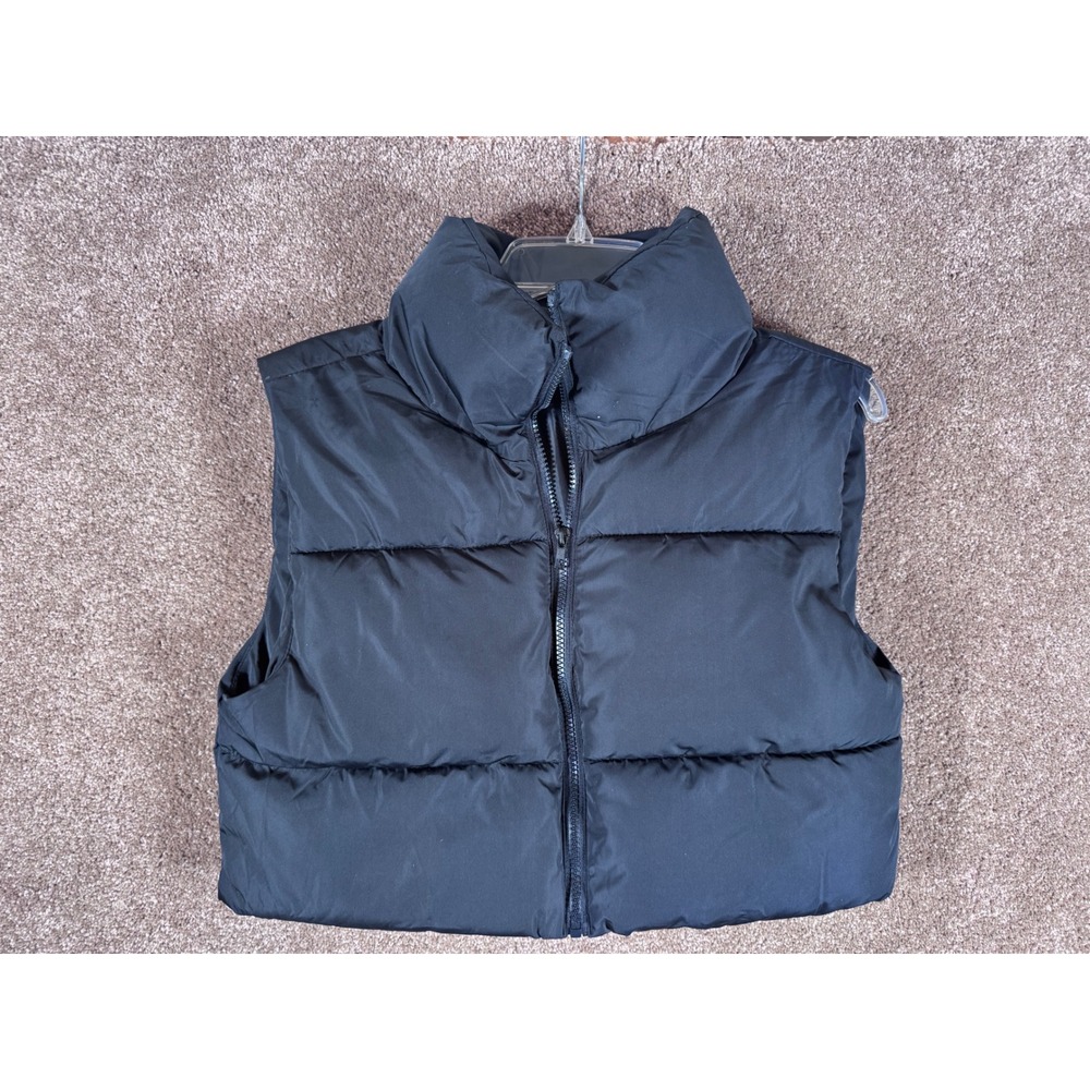 Forever 21 Puffer Vest Women Black Stand Collar Zip Front Croped Medium‎